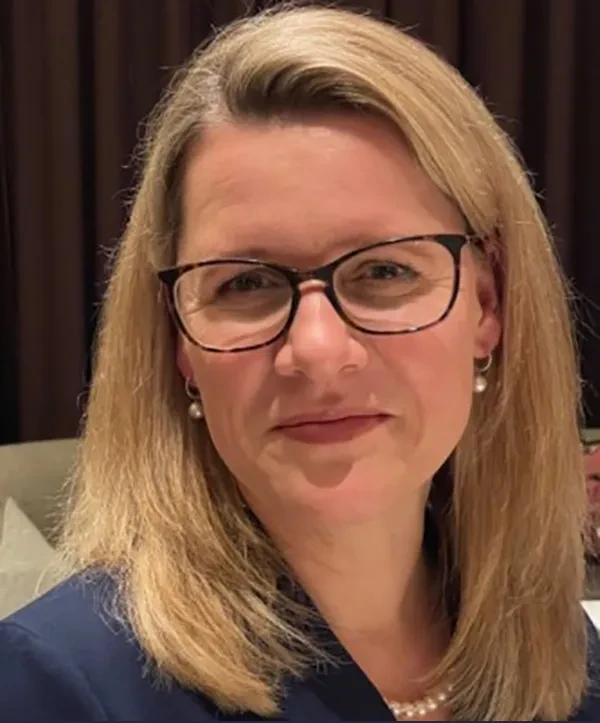 Iris Tuechter